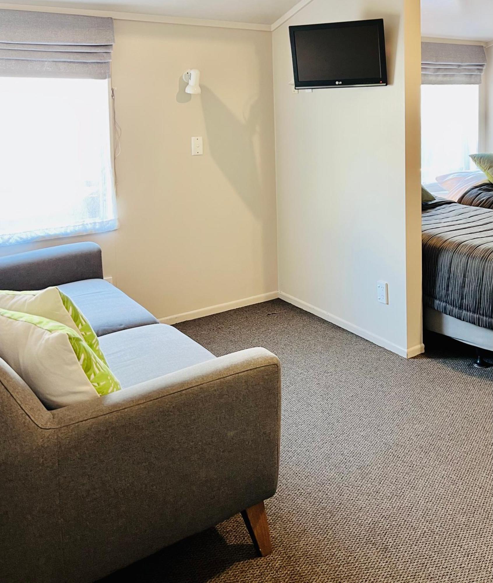 Seagulls Guesthouse Mount Maunganui Bagian luar foto