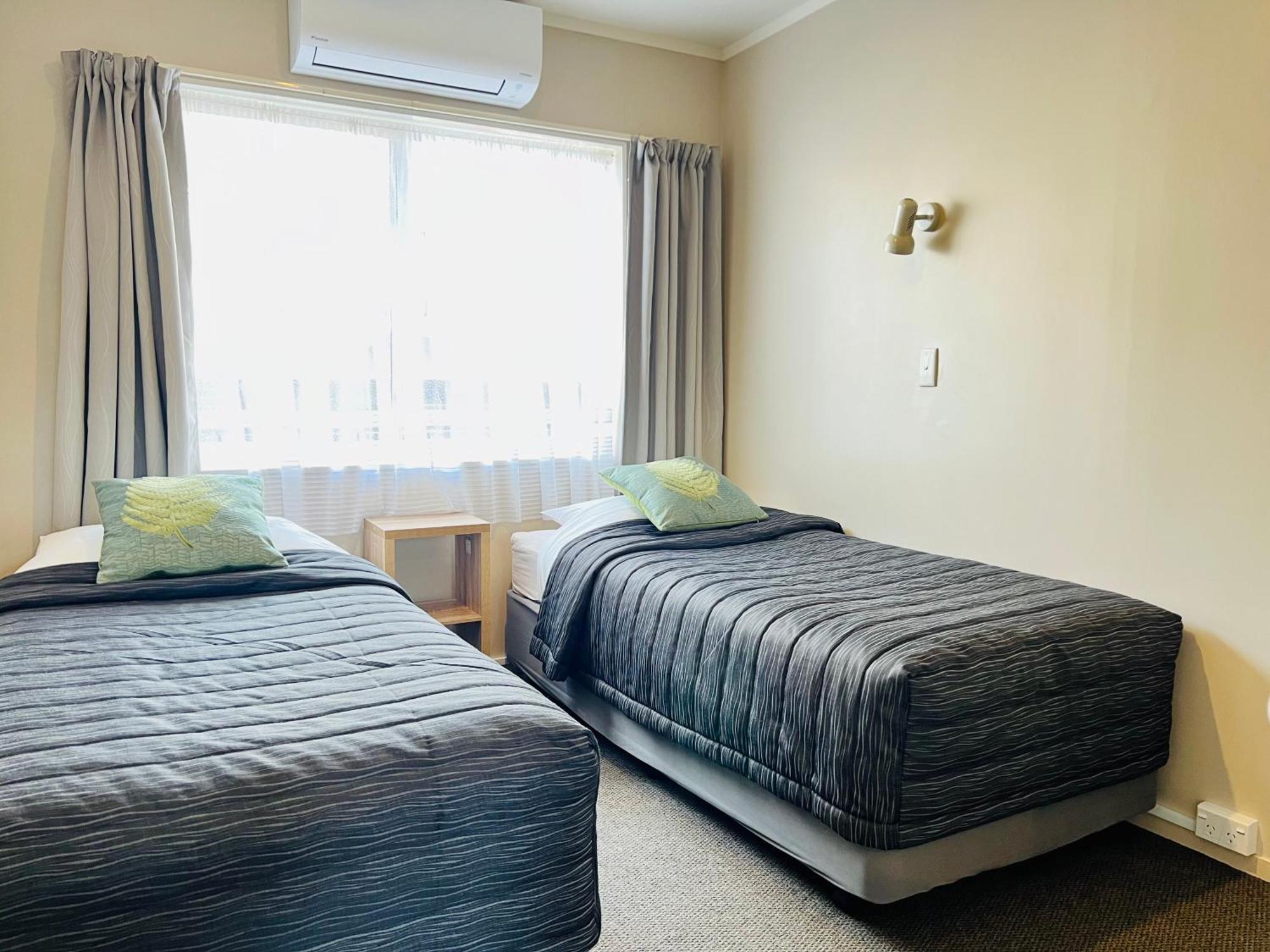 Seagulls Guesthouse Mount Maunganui Bagian luar foto