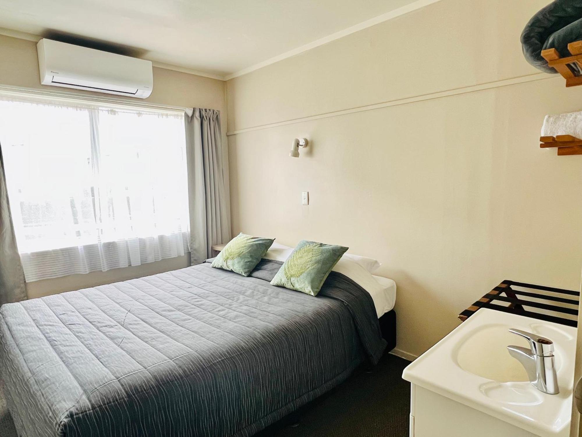 Seagulls Guesthouse Mount Maunganui Bagian luar foto
