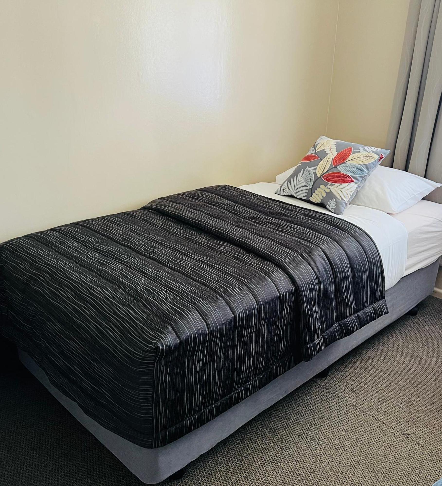 Seagulls Guesthouse Mount Maunganui Bagian luar foto