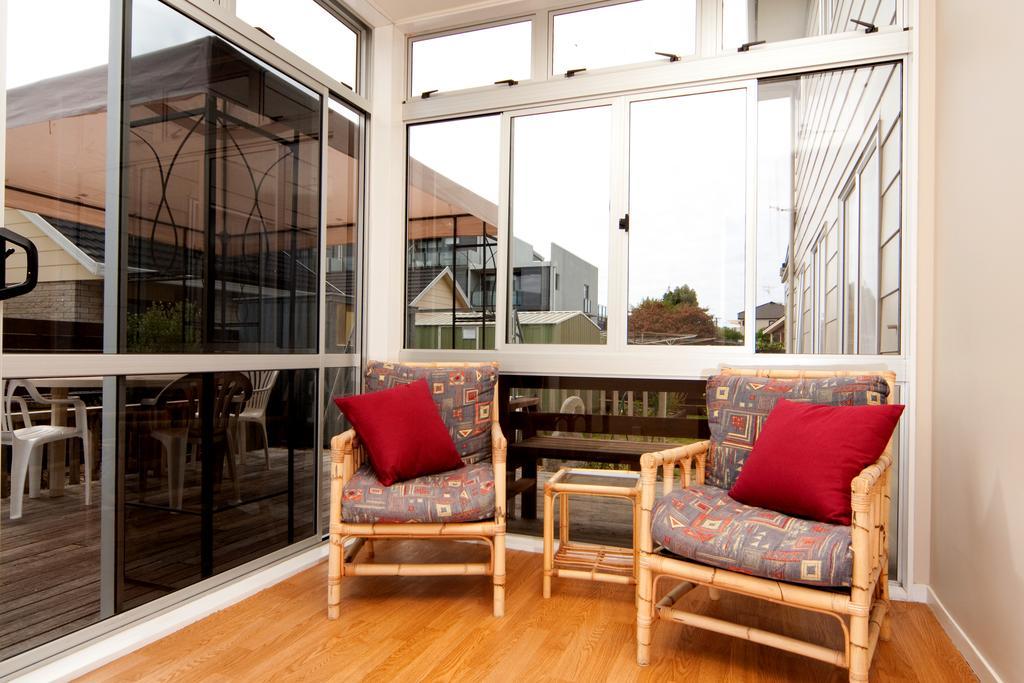 Seagulls Guesthouse Mount Maunganui Bagian luar foto