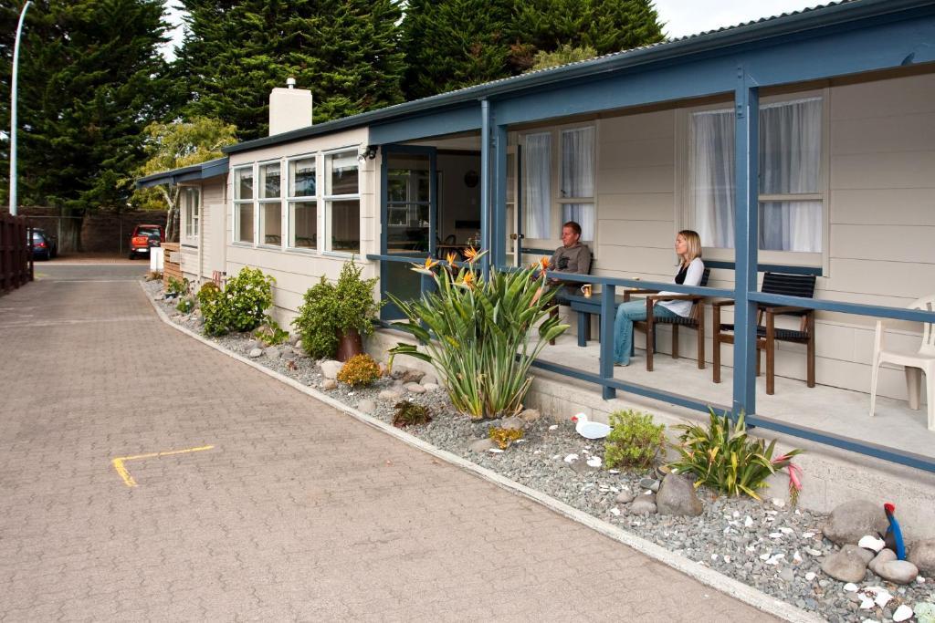 Seagulls Guesthouse Mount Maunganui Bagian luar foto